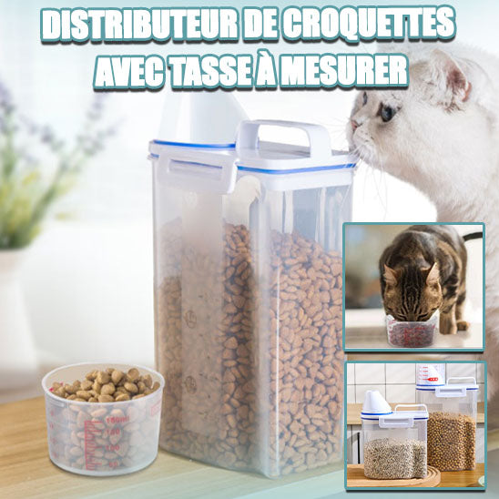 distributeur-de-croquettes-pour-chat-avec-tasse-a-mesurer